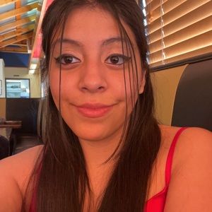 Meet your Posher, Anayeli